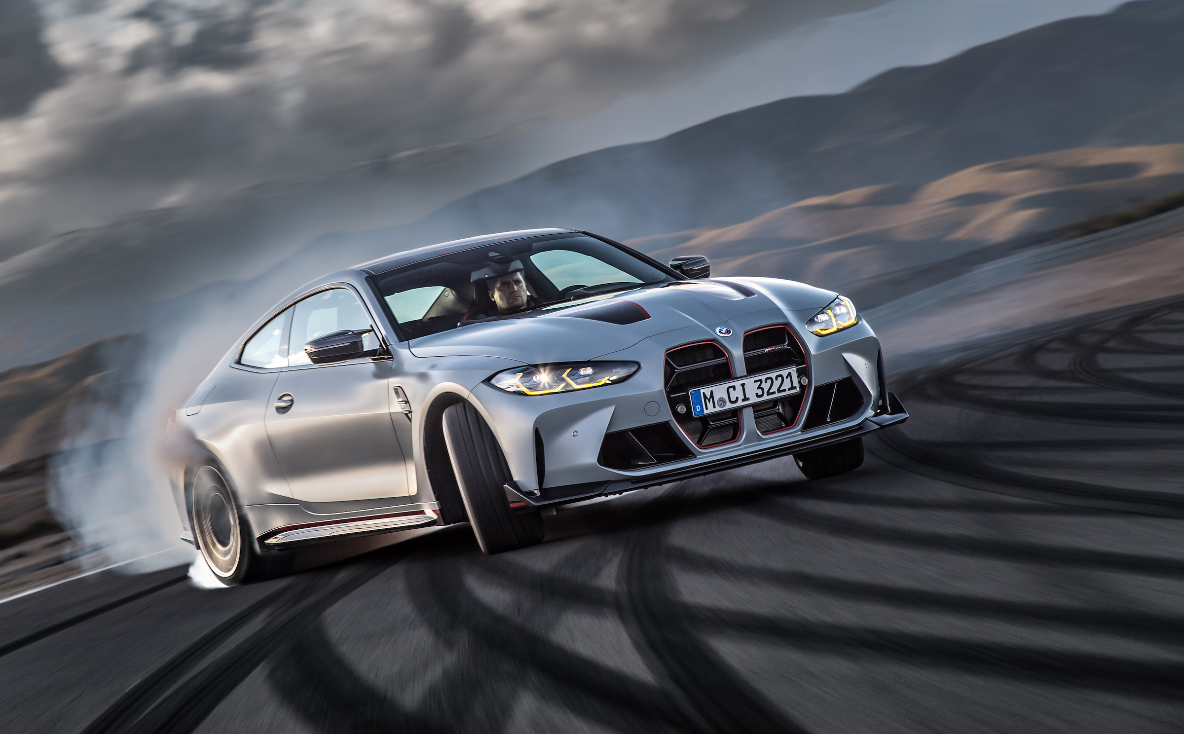 bmw-m4-csl-heavyweight-sports-car-drags-back-lightweight-name
