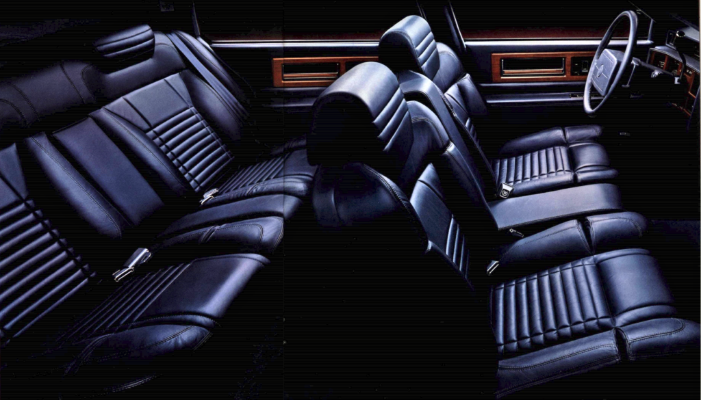 1991 Cadillac Fleetwood Sixty Special interior seats
