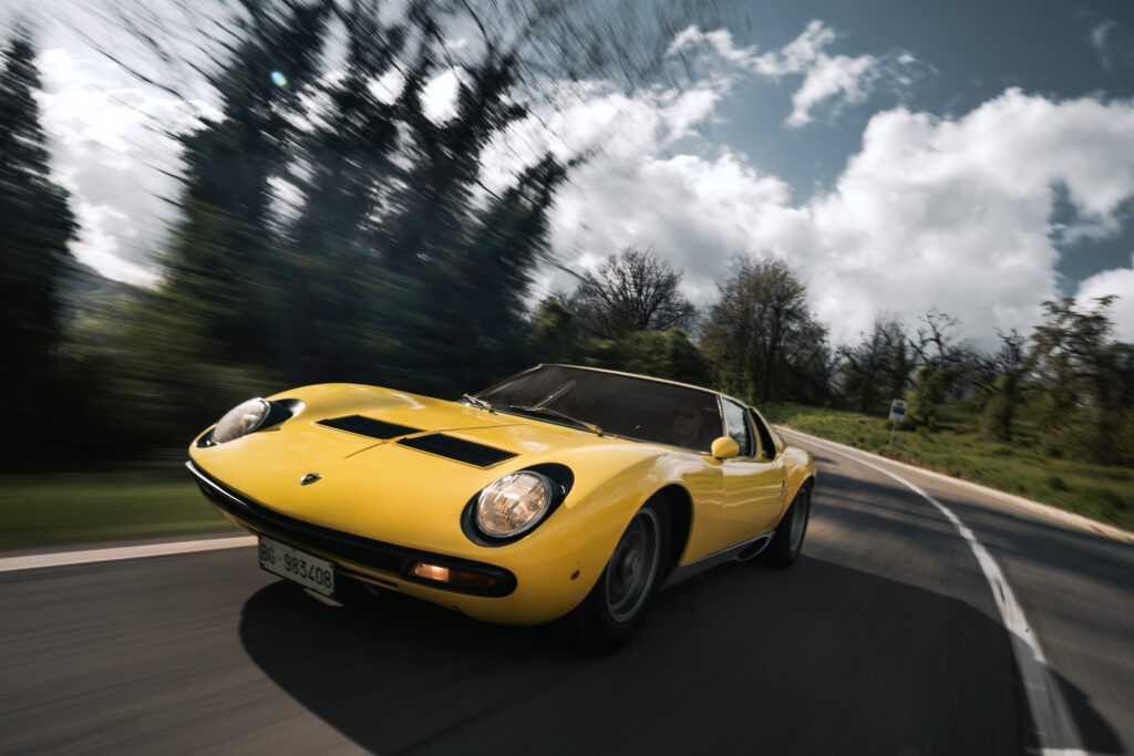 1973 Lamborghini Miura SV tracking 3