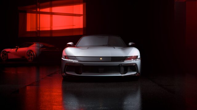 Ferrari V12 Cylindri silver front