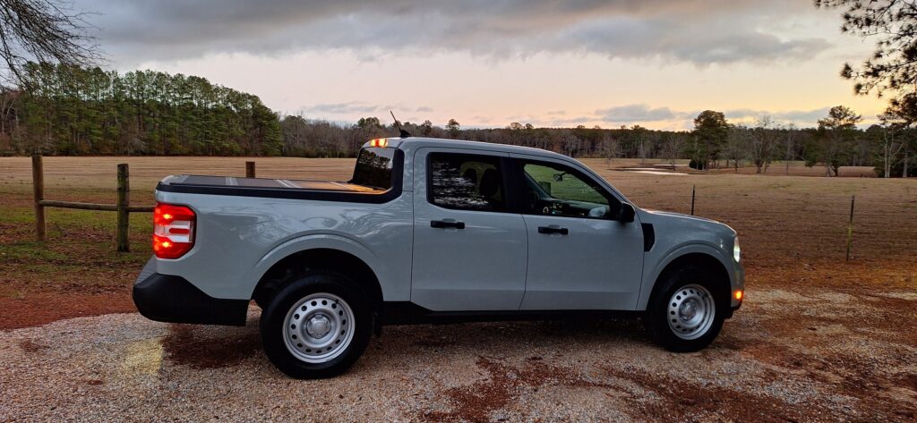 Ford Maverick Base Steel Wheels side profile