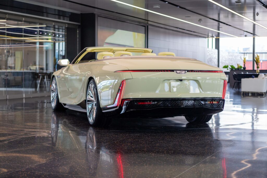 Cadillac Sollei Concept rear three quarter