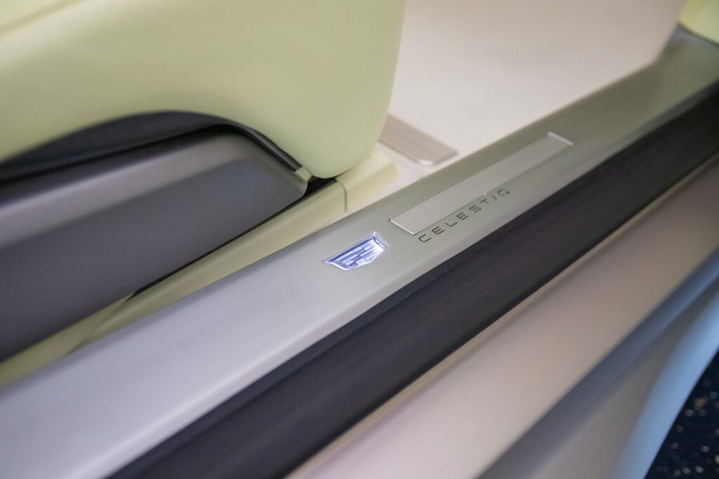 Cadillac Sollei Concept door sill