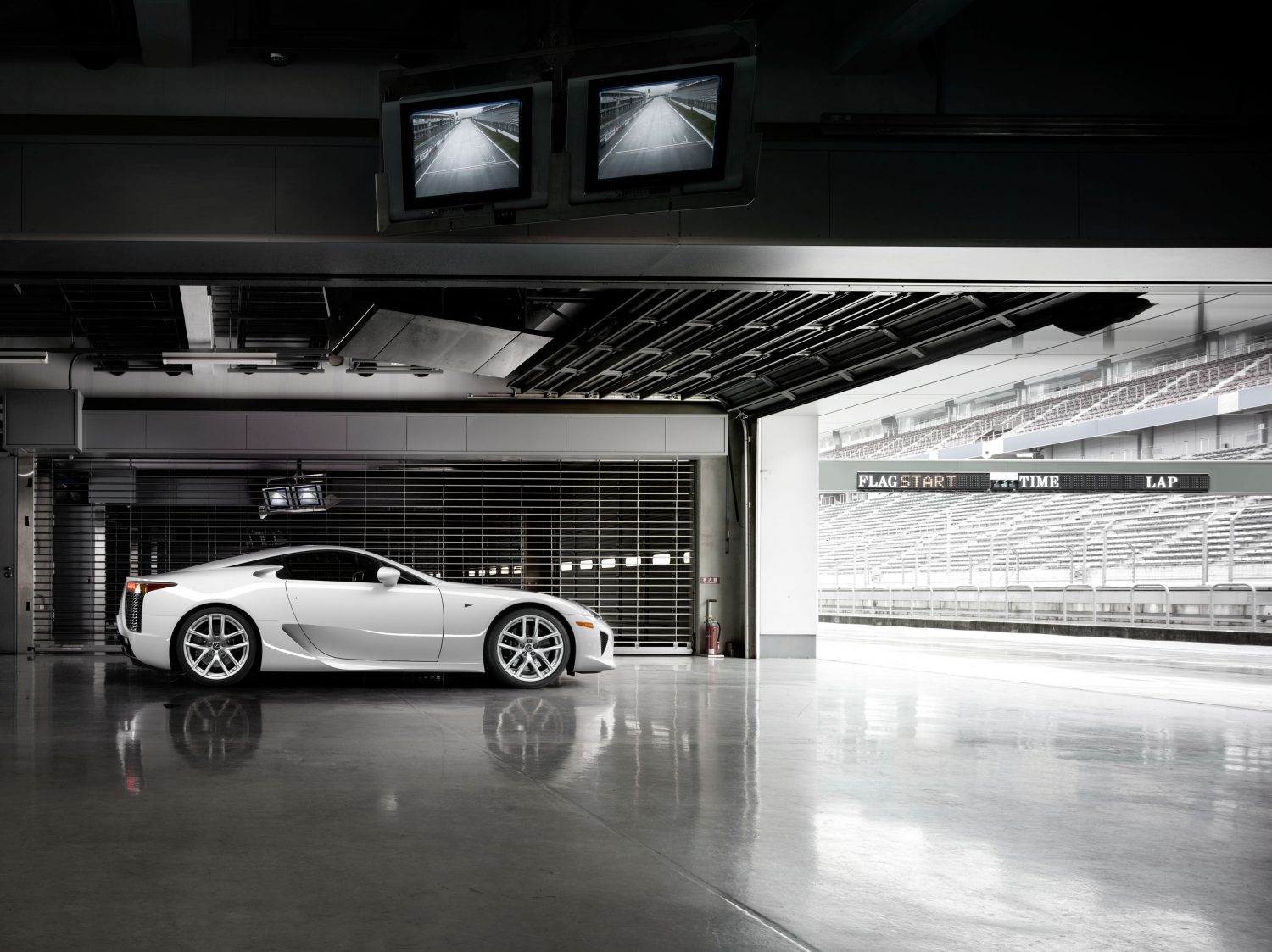 LEXUS　LFA Lexus LFA| First look & Review - YouTube