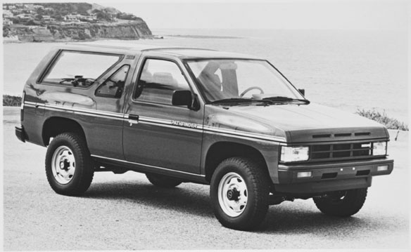 1987-Pathfinder front three quarter