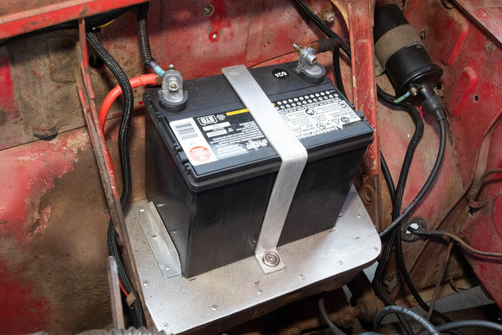 Datsun NL 320 battery