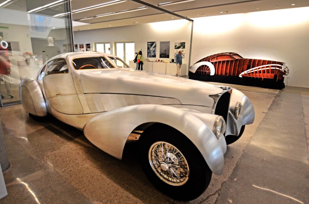 Bugatti Type 64 and wooden buck