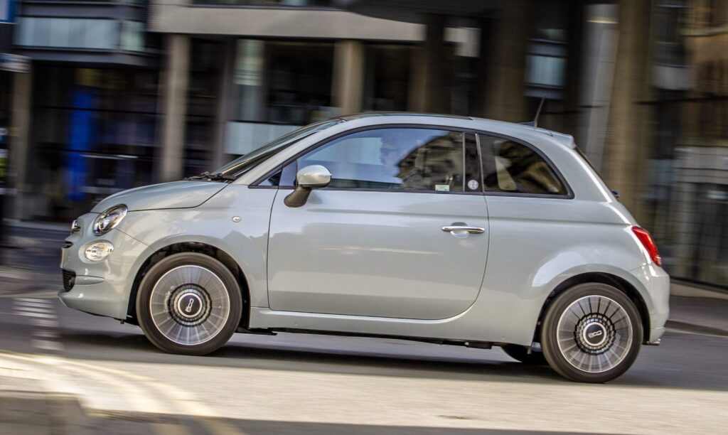 Fiat 500e side