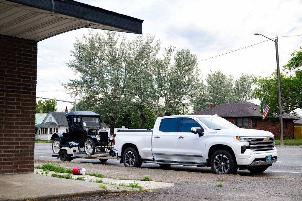 Model T towed by Chevrolet Silverado montana 500