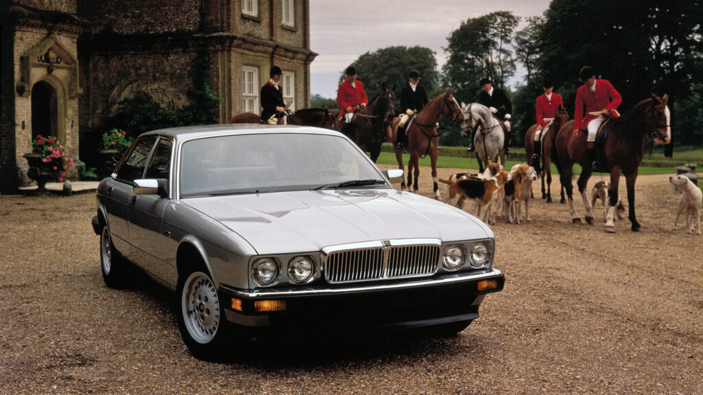 Jaguar_XJ6_XJ40 front three quarter