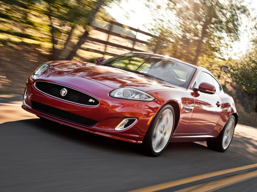jaguar_xkr_coupe front three quarter
