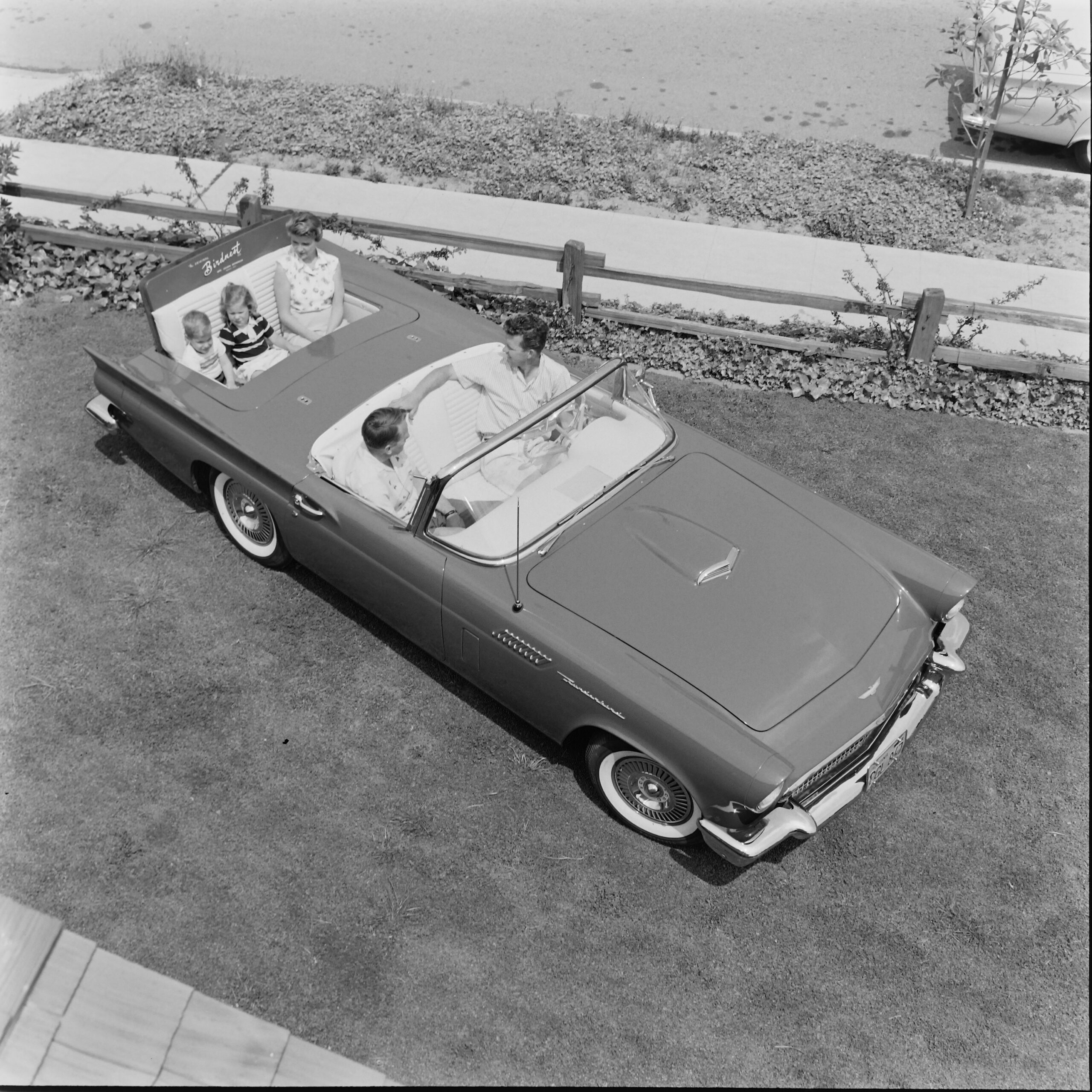 Ford Thunderbird 1957 года с сиденьем рамбл