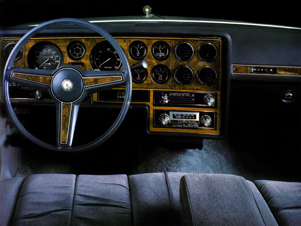 1982 Pontiac Bonneville Model G interior