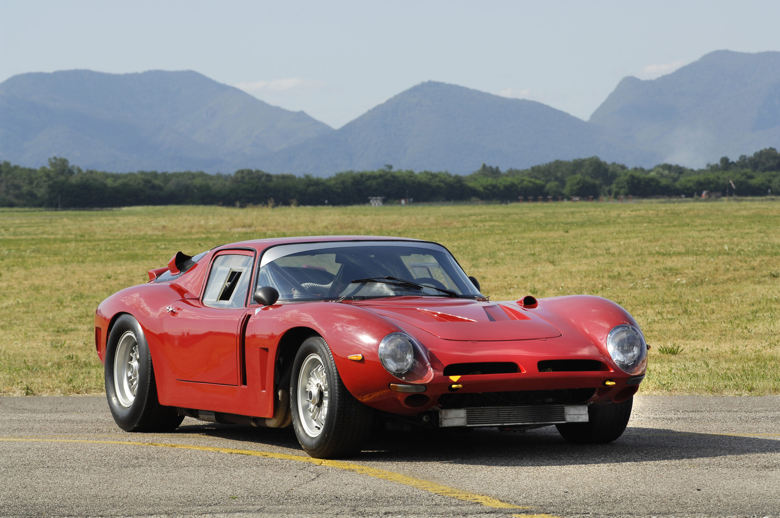 chii  Bizzarrini 5300: A Quirky Italian-American Mashup by a Genius