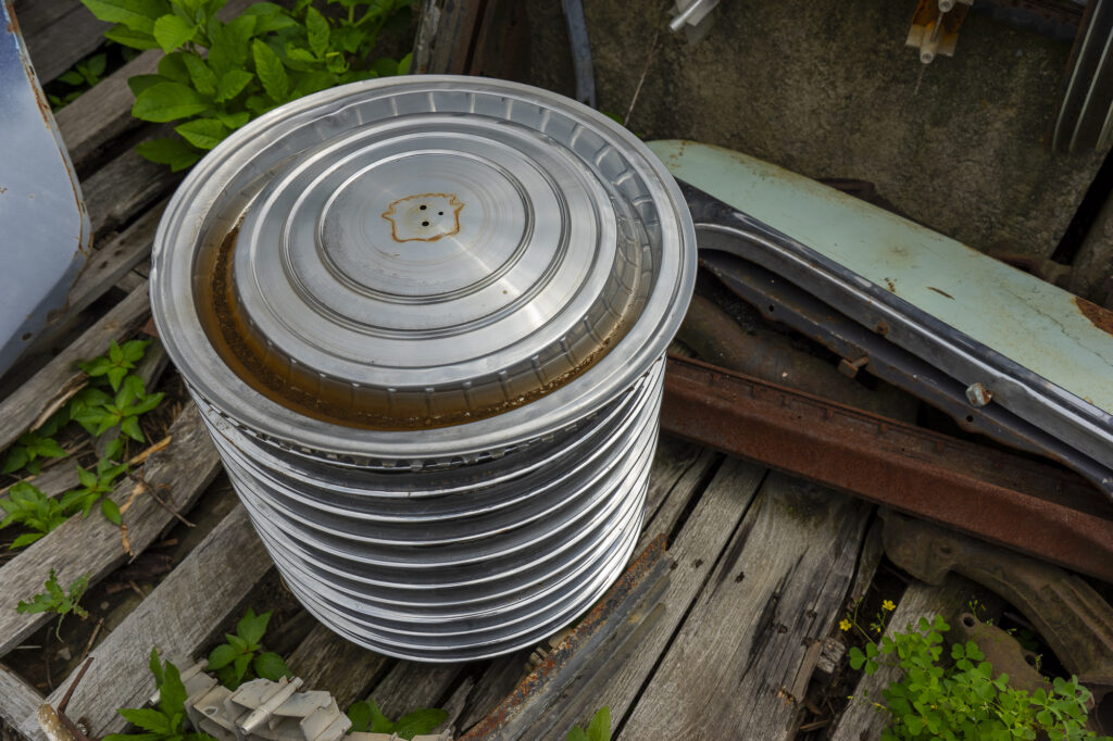 Stacked hubcaps