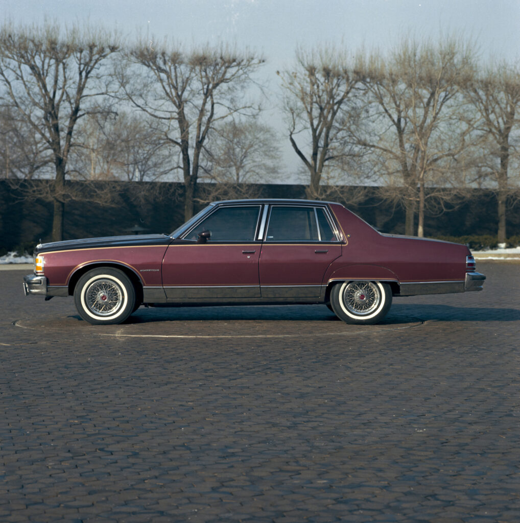 Chevrolet Bonneville side