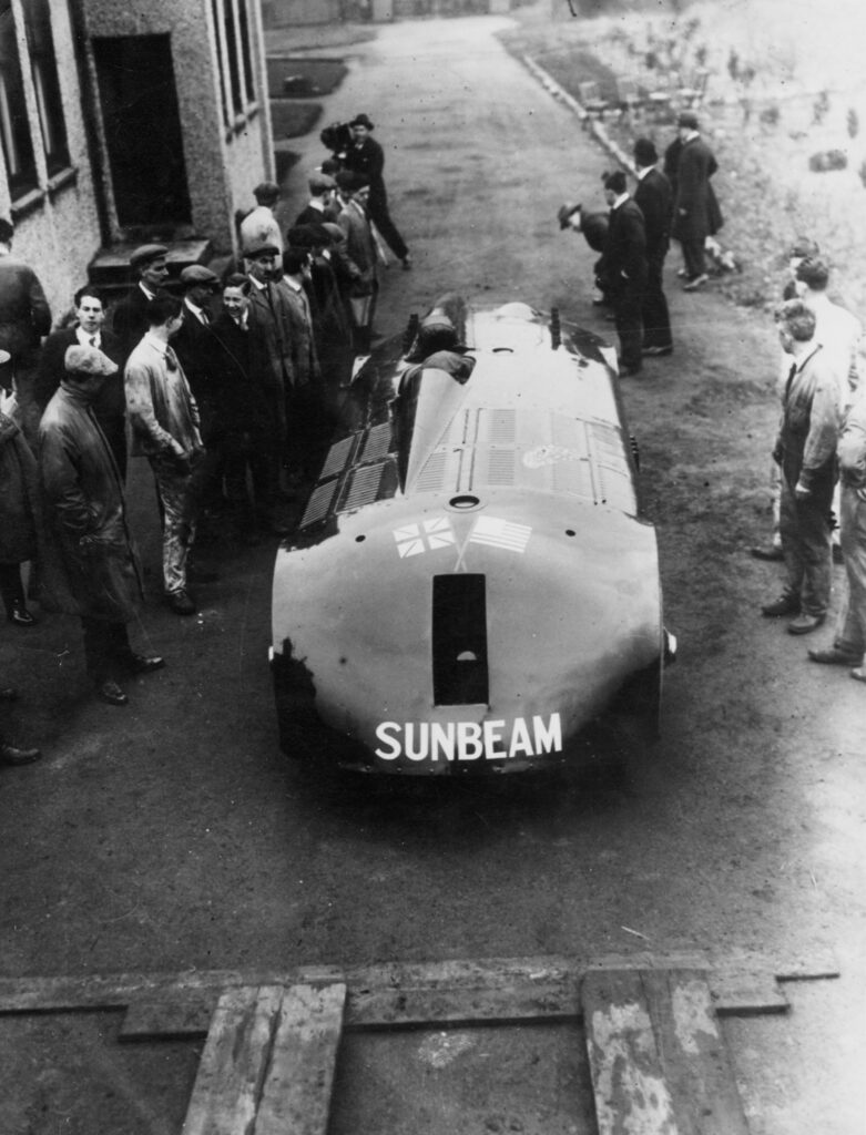 The Sunbeam 1000hp Land Speed Record Holder Is a Flash of Speed