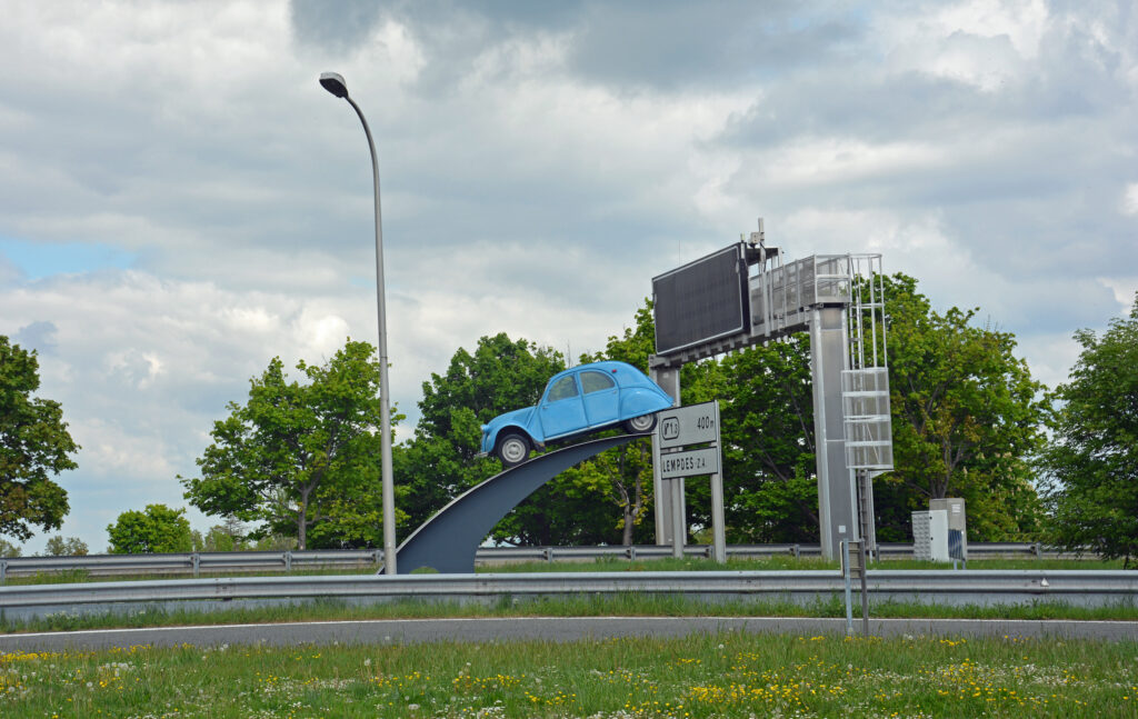 Here's Why There's a Citroen 2CV Roadside Attraction in Central