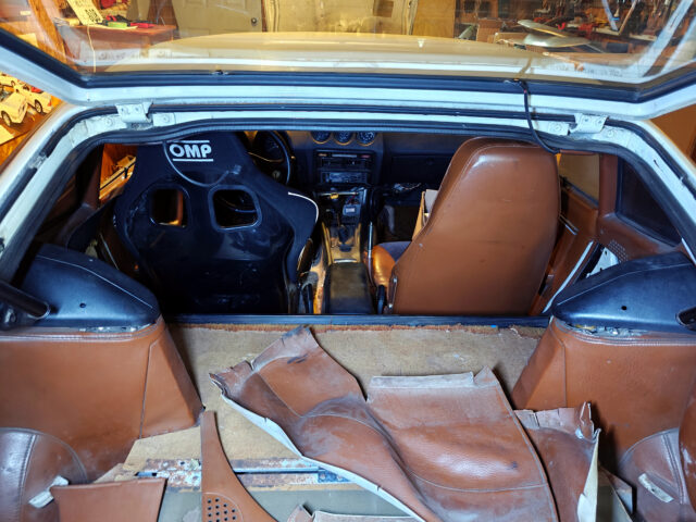 1978 Datsun 280Z Track Car project interior dissassembly
