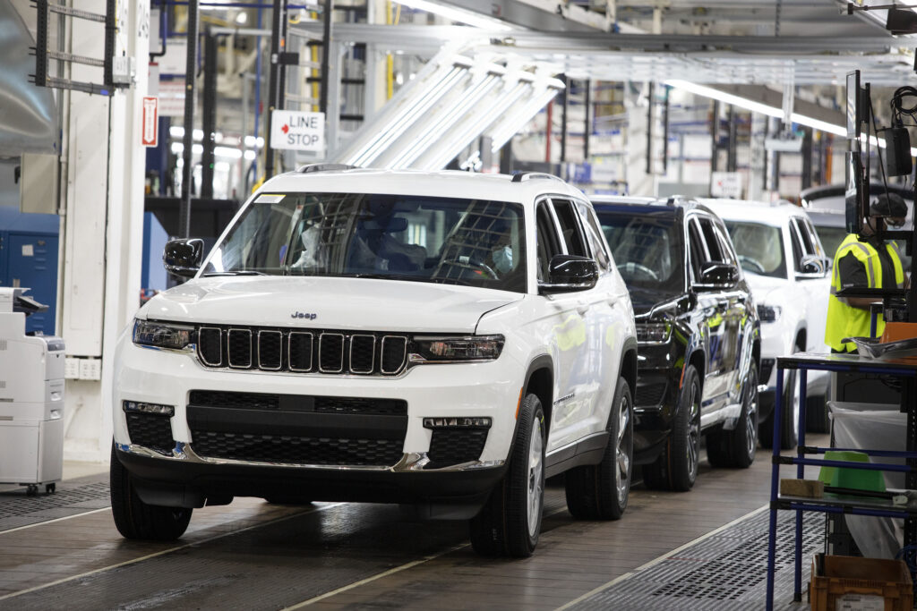 2021 Jeep Grand Cherokee L assembly line stellantis detroit assembly complex