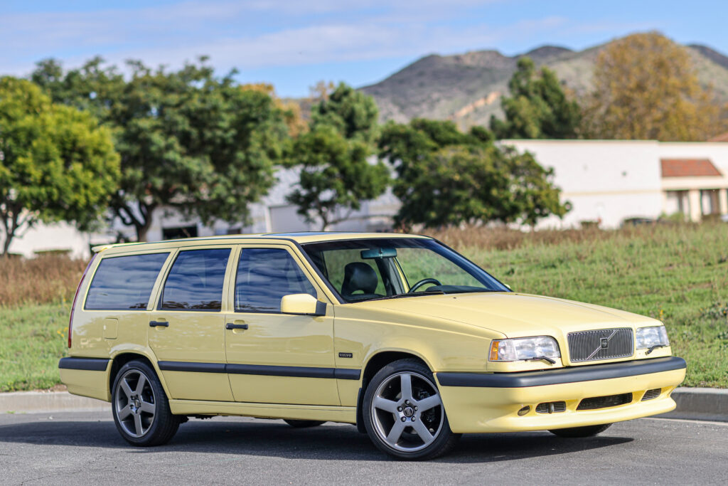 A Tale of Two Turbo Bricks: Volvo 850 T-5R + 245 GLT Turbo