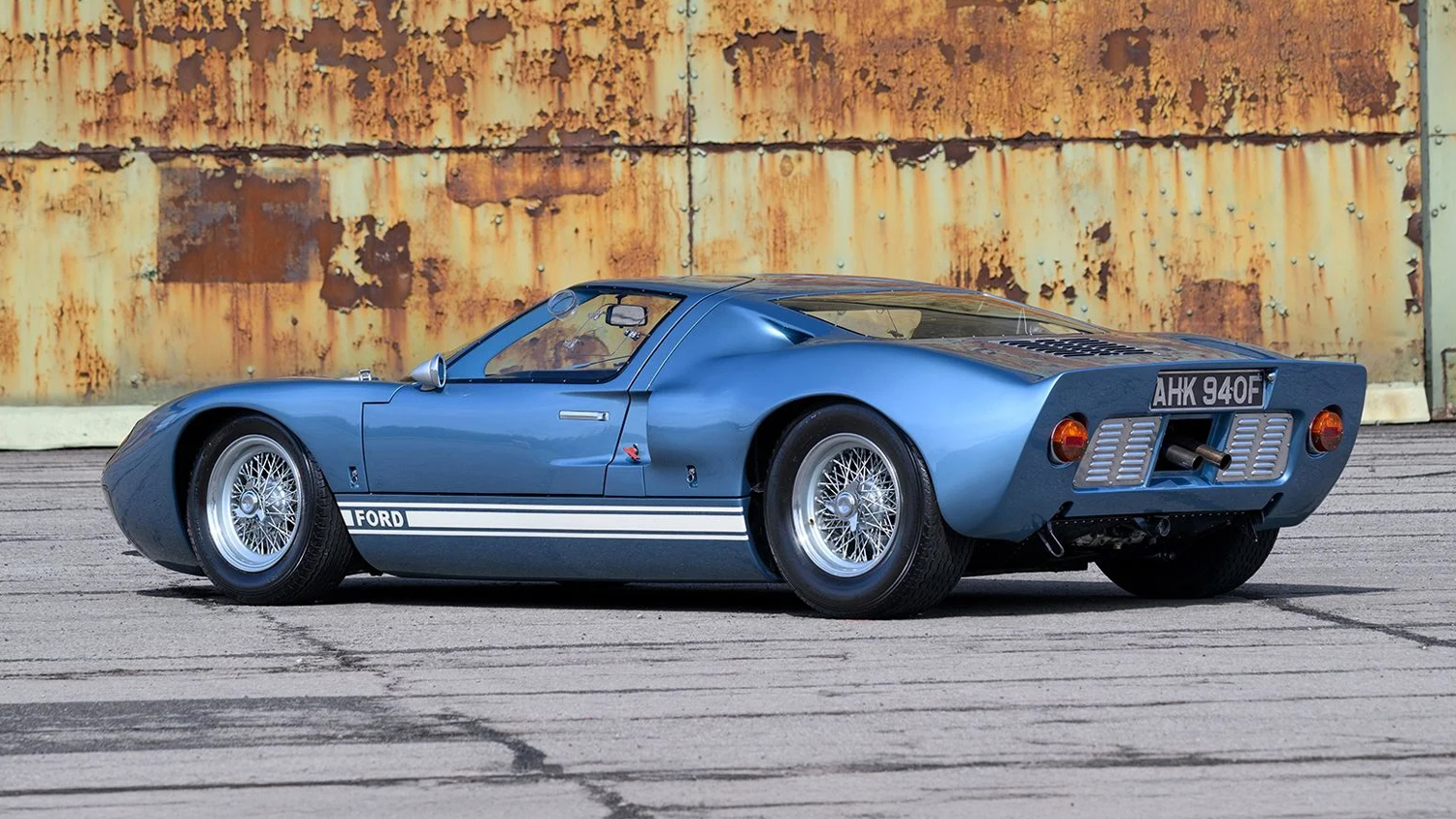 1967-ford-gt40-rear3q