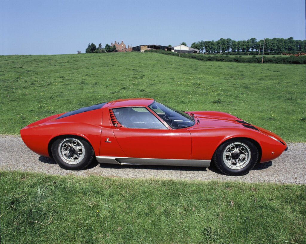 Lamborghini Miura side