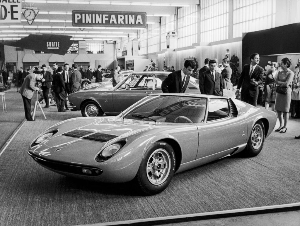 Lamborghini Miura 設計簡報：初代超級跑車的魅力解析