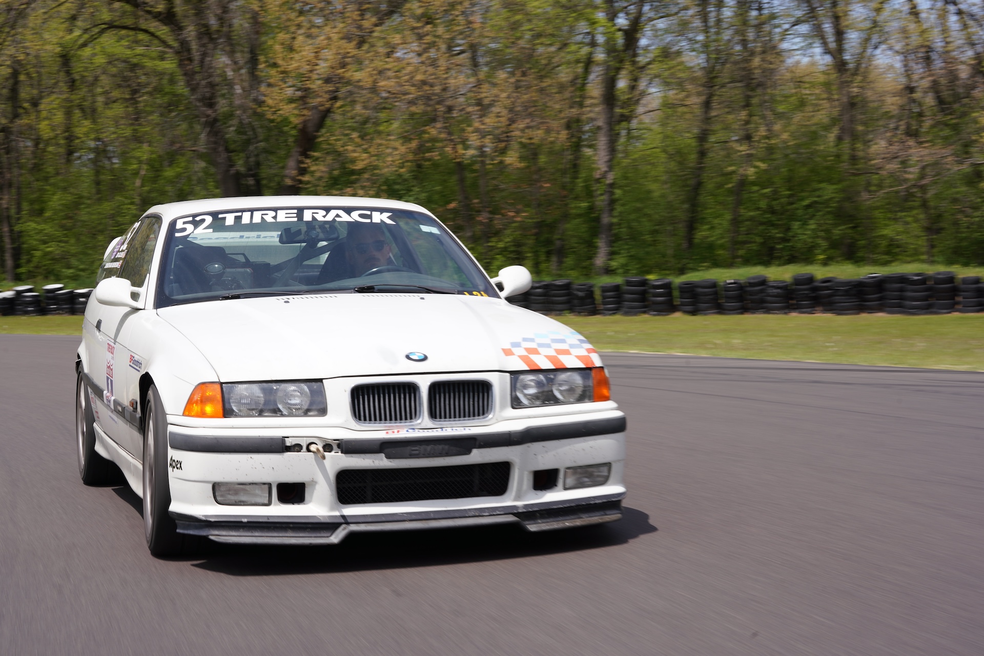 米其林 M3 Lightweight 重獲新生：一位前測試車手讓經典賽車重返賽道