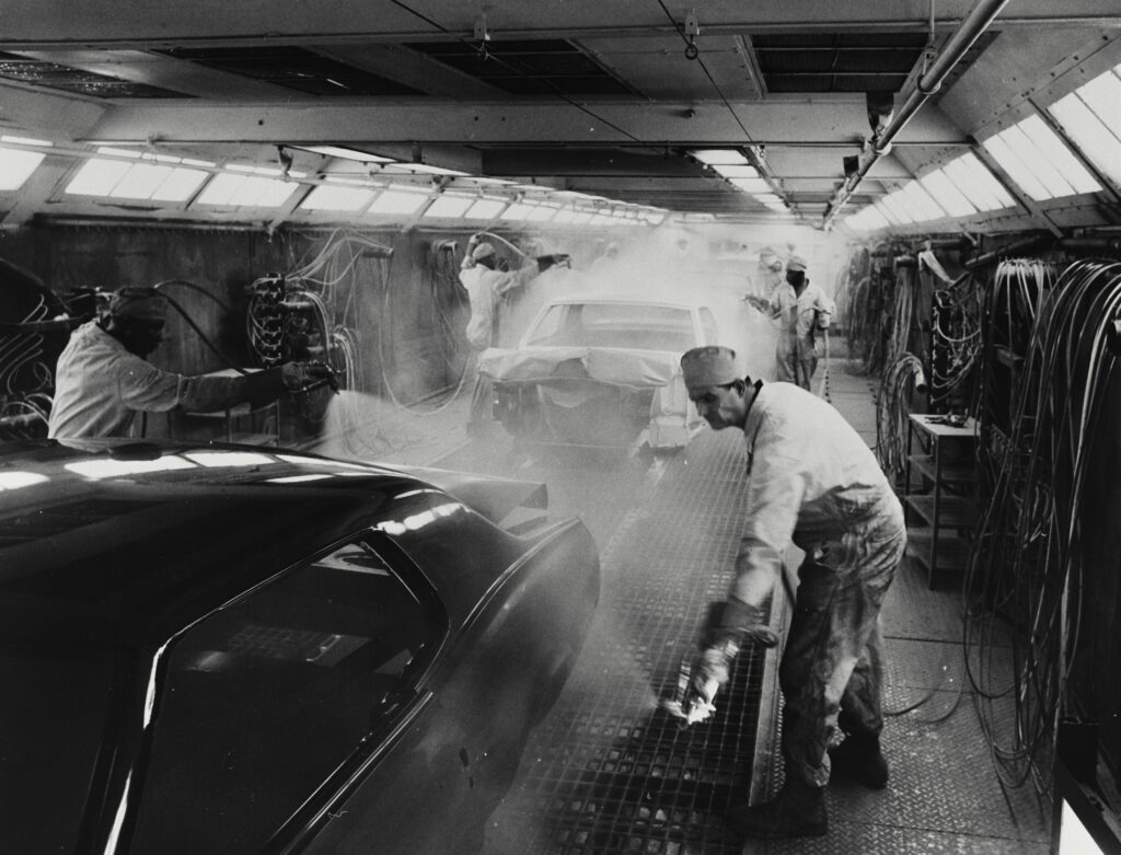 Spray painting Vehicles for auto manufacturing