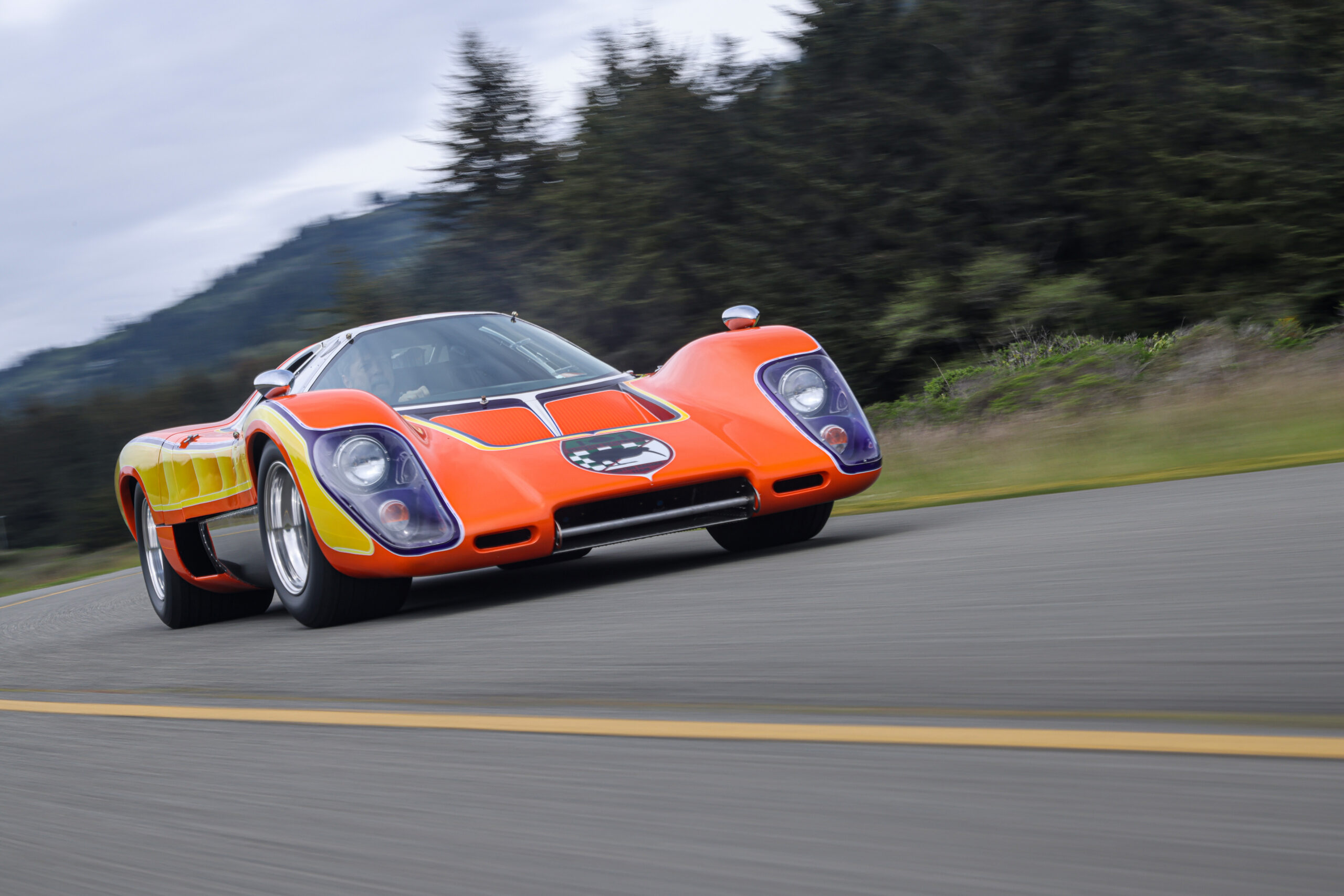 汽車藝術家如何打造出令人驚豔的 McLaren M6GT