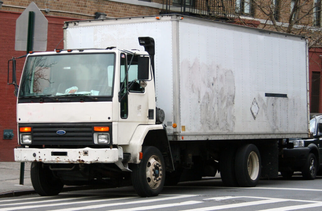 Ford Cargo box truck